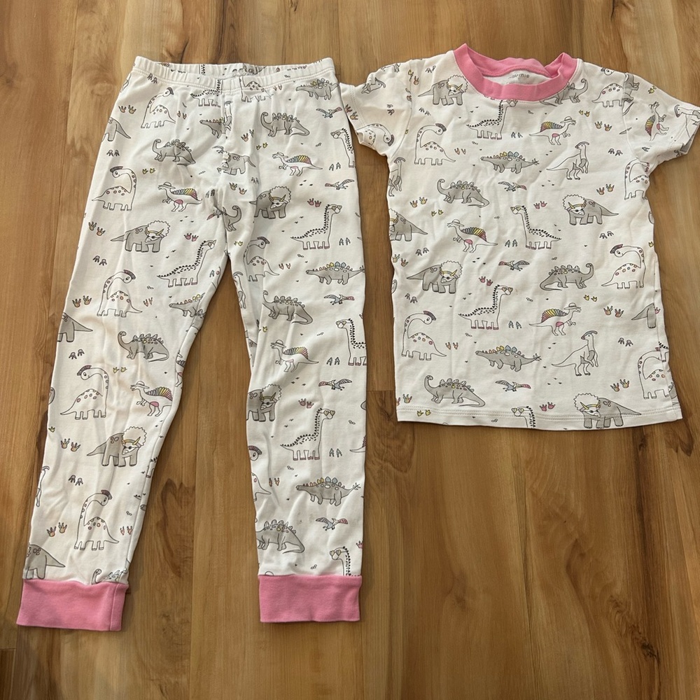Noomie girls 6T pajama, pants and short sleeve top